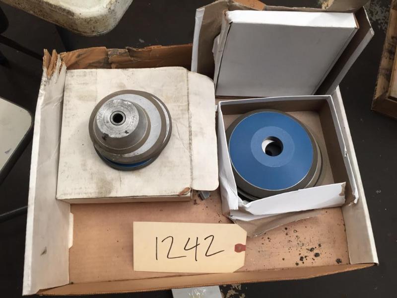 lot 236 image: Lot of assorted diamond wheels