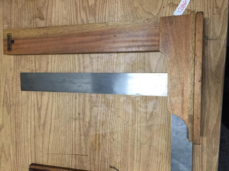 lot 271 image: Starrett 24 Right Angle