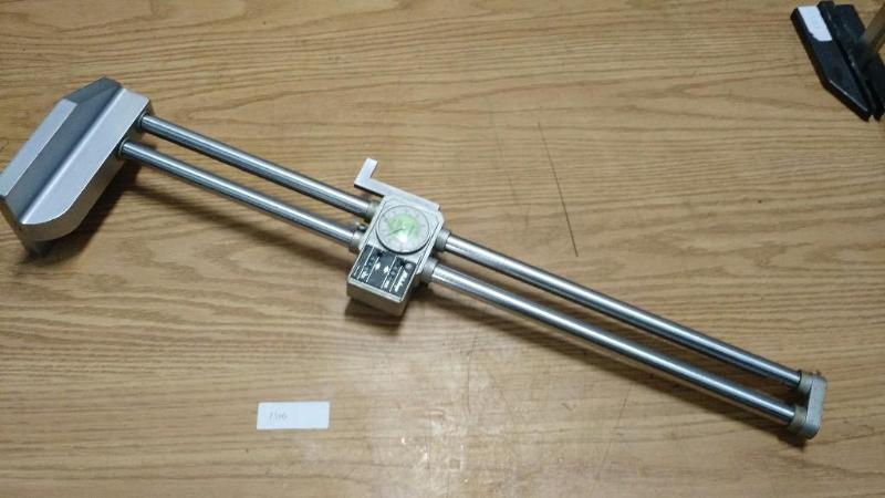 lot 287 image: Mitutoyo Transfer Gauge 29" Serial 7315...