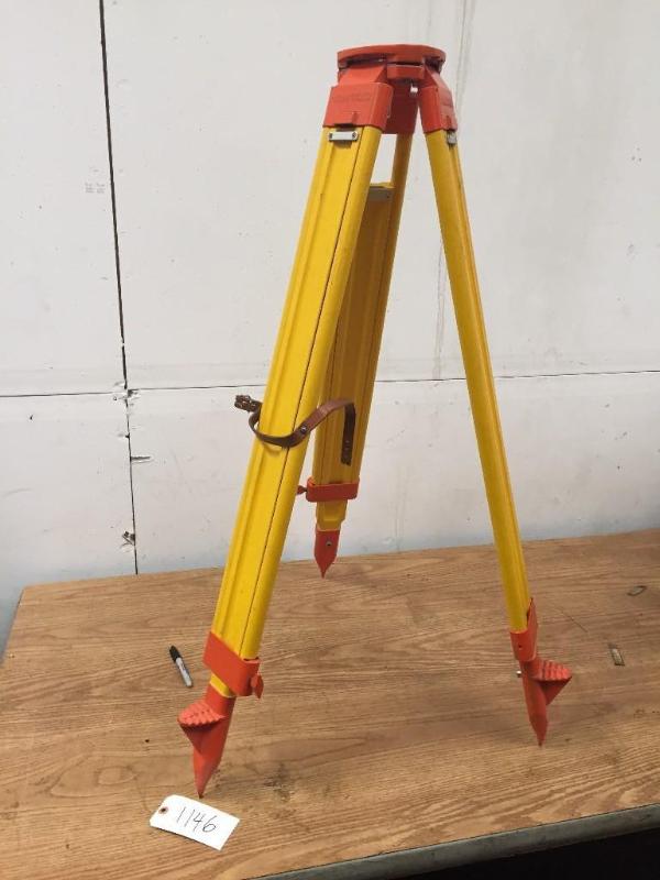lot 33 image: Wild GST20 Tripod
