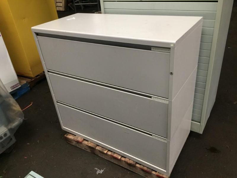 lot 343 image: Meridian 3-drawer legal or letter lateral fil...