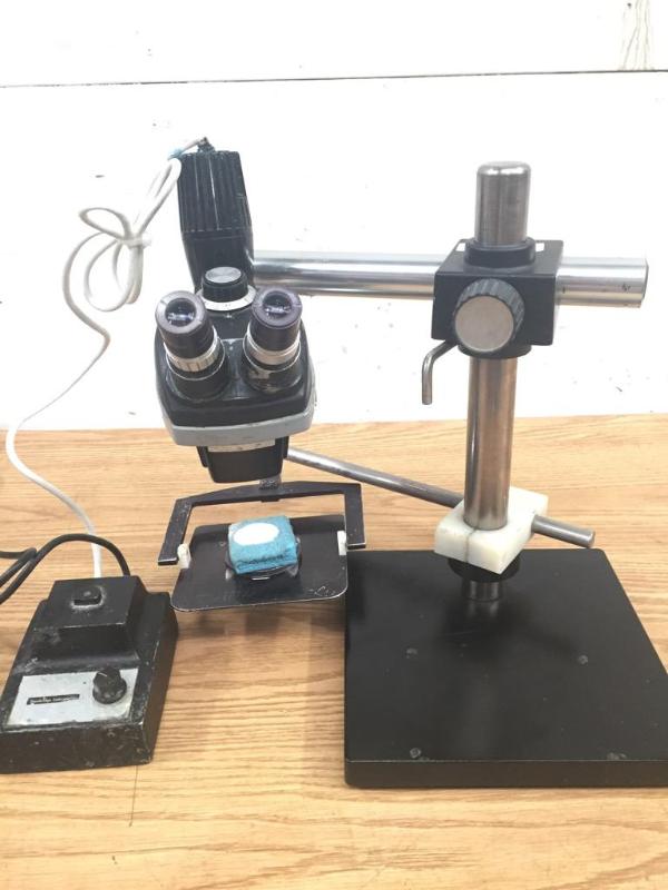 lot 43 image: Bausch and Lomb StereoView 4 Stereo Microscope with Illiminator