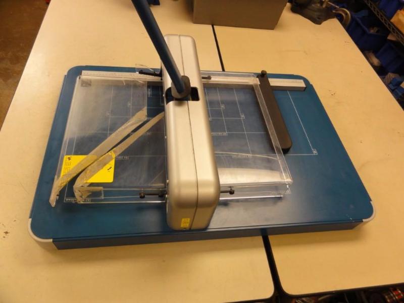 lot 59 image: Dahle Model 852 Industrial Paper CutterItem No. 30.26.0085255x85mm to 297x420mmLaser Guide