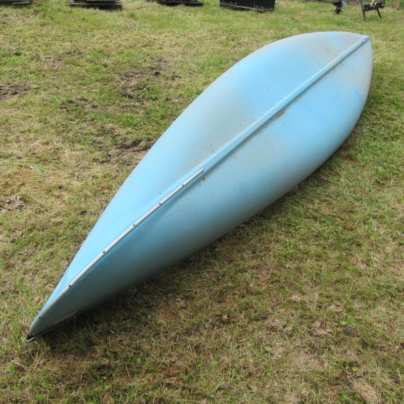Fiberglass 17ft Canoe OSWALD ESTATE AUCTION KBID