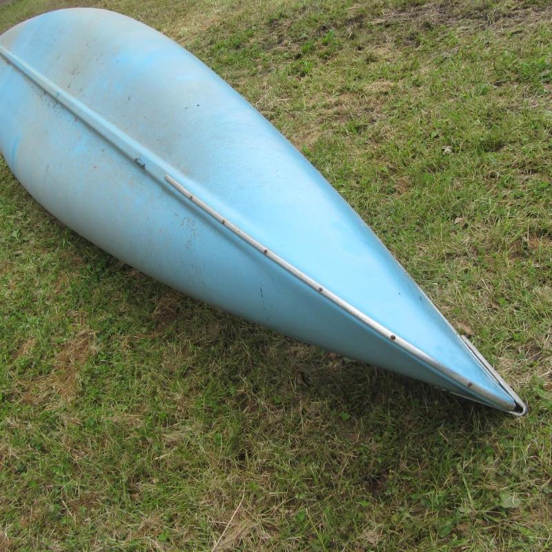 Fiberglass 17ft Canoe OSWALD ESTATE AUCTION KBID