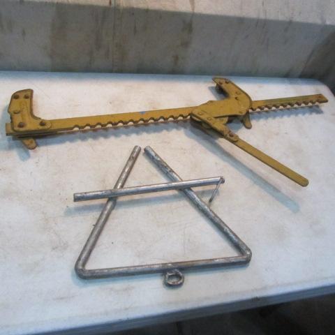 Fence Stretcher, Dinner Triangle