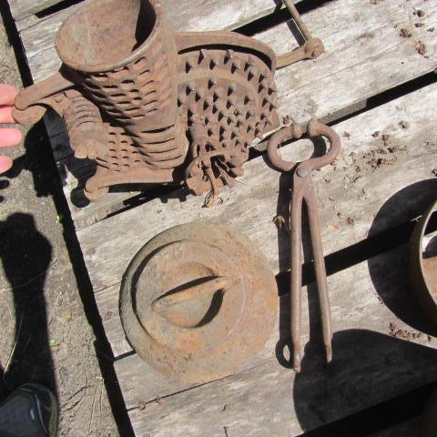 Box Corn Sheller, Horse Weight, Bull Lead