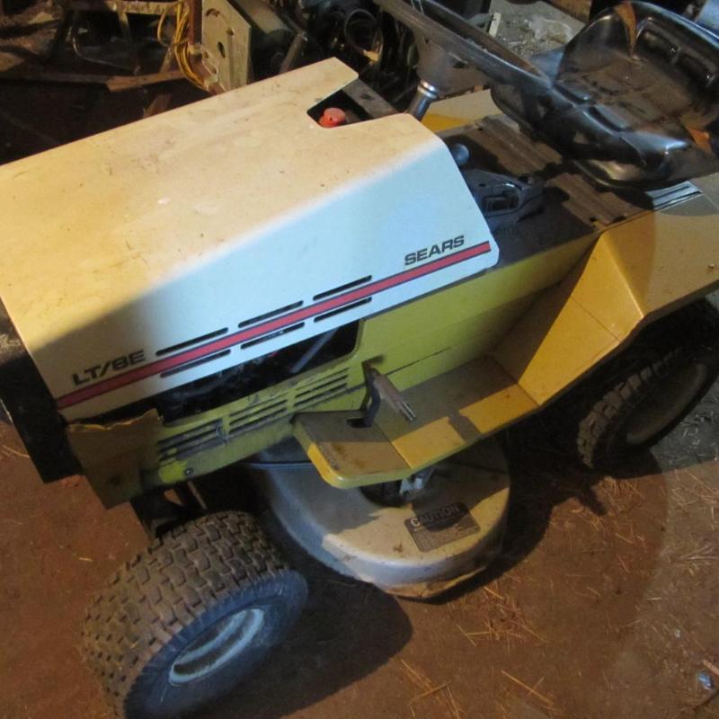 Sears LT8E Lawn Tractor