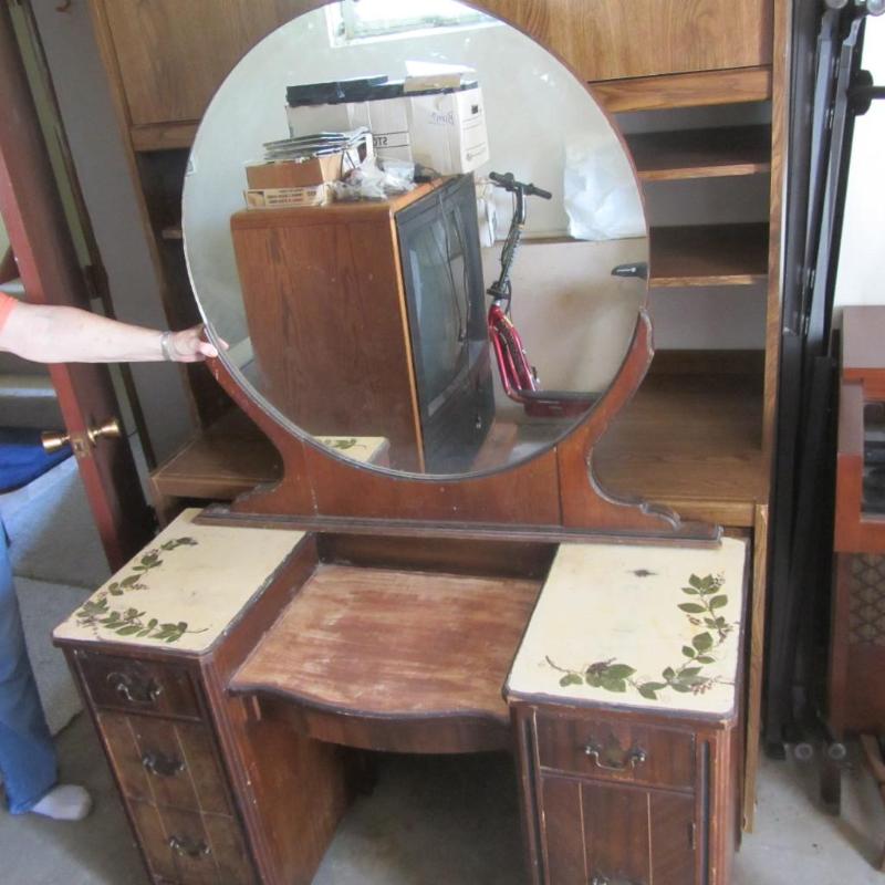 MCM Dressing Vanity