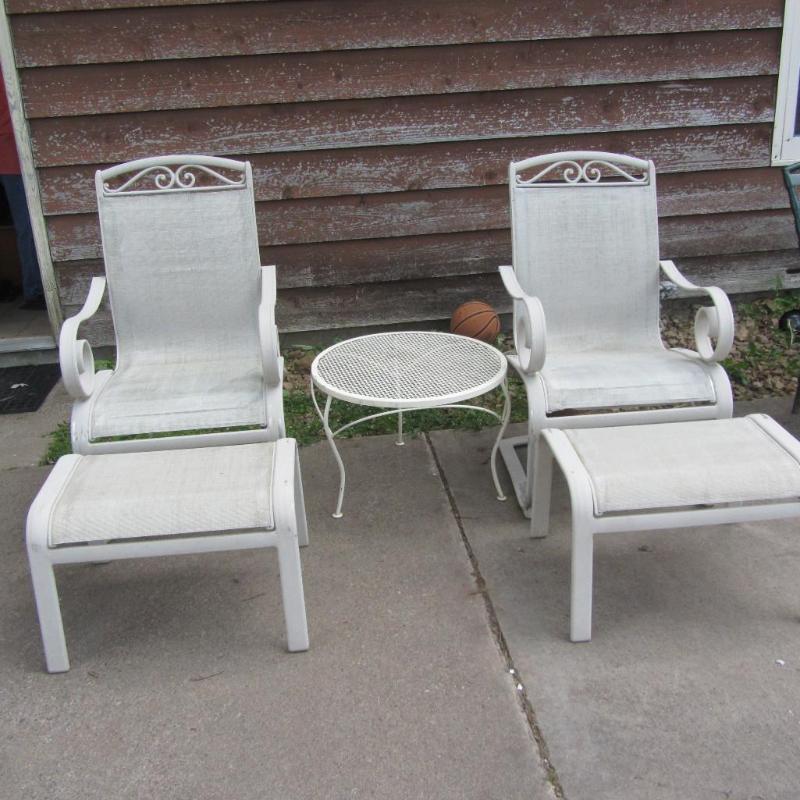 Patio Chairs & Ottomans