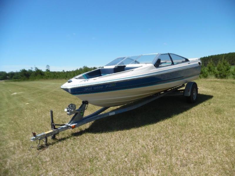 lot 1 image: 1988 Bayliner Boat