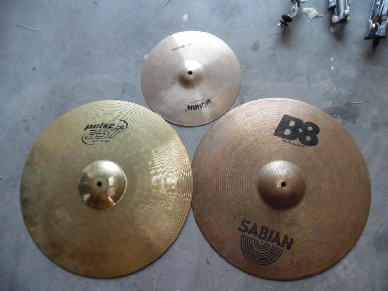 Cymbals and stands