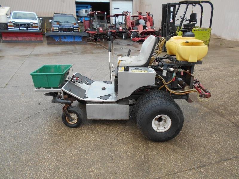 lot 2 image: Commercial Riding Sprayer Unit. Possibly Lesco or Ryan.  NO RESERVE