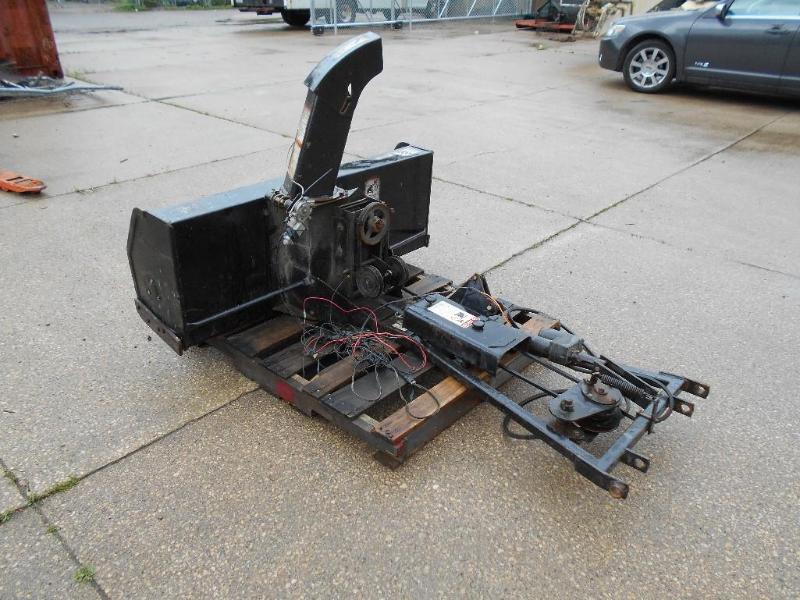 lot 5 image: Rad 56 Snowblower Fits Exmark Lazer Z