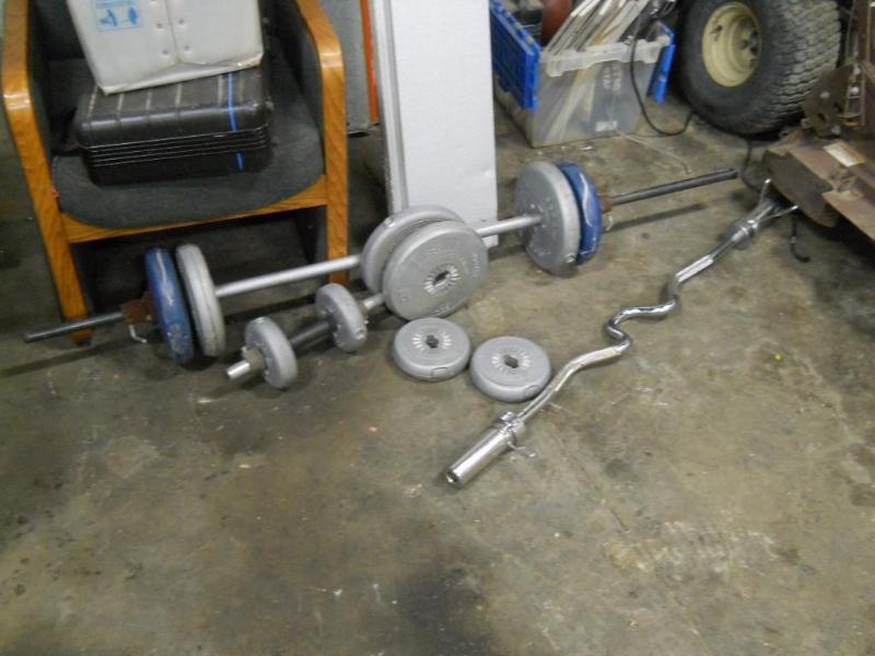 Just the curling weightlifting bar on the right in the photo.