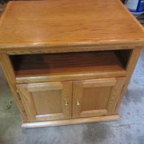 Oak Electronics Cart