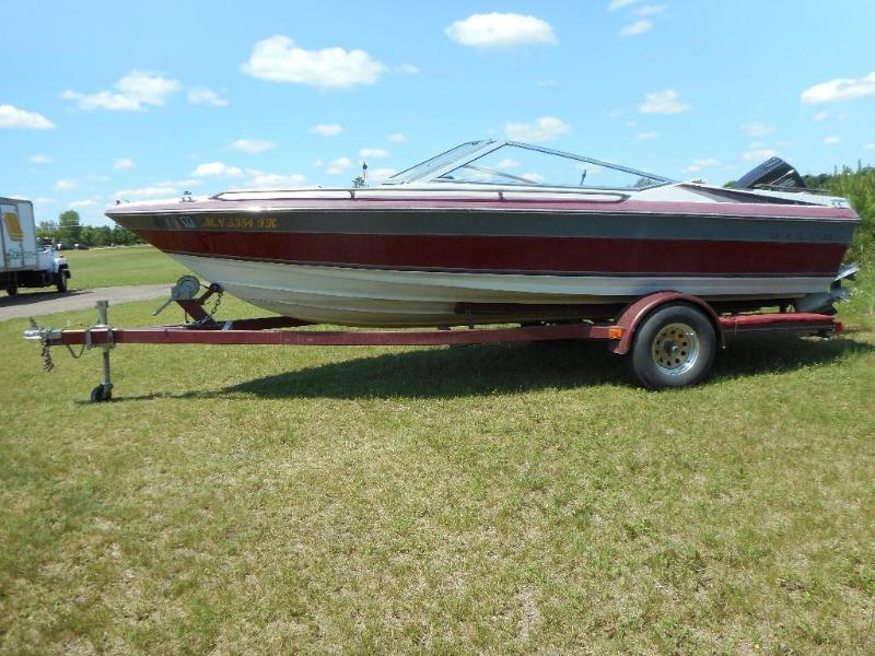 1988 Maxum Boat