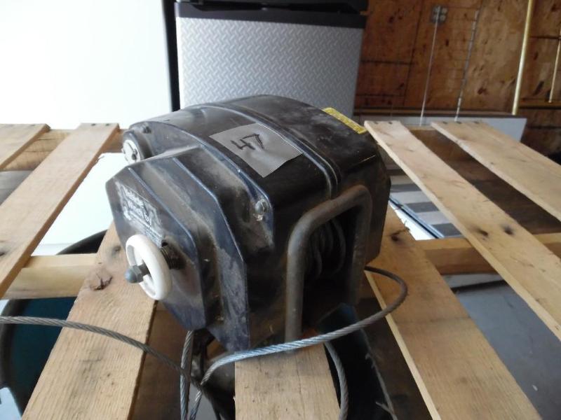 Vehicle winch