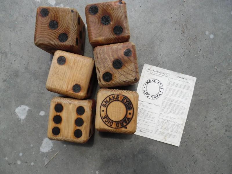 lot 14 image: Yard dice game
