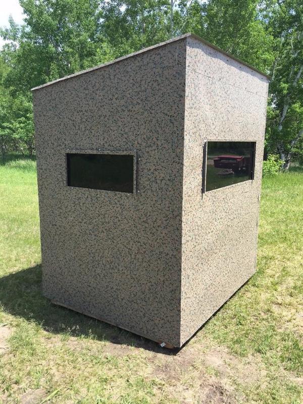 lot 3 image: 5 x 6 Deer Stand