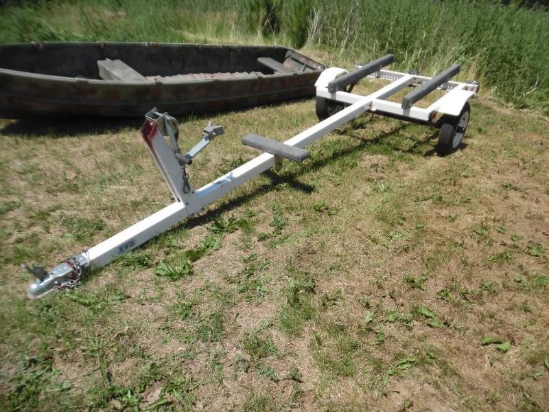 lot 5 image: 2004 12 ft American Trailer