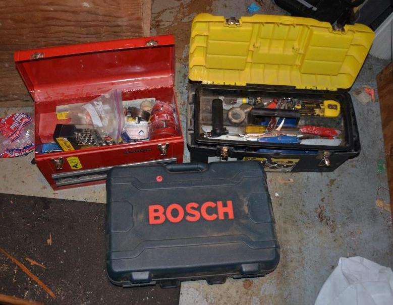 lot 111 image: Bosch Router in case with accessories Craftsm...