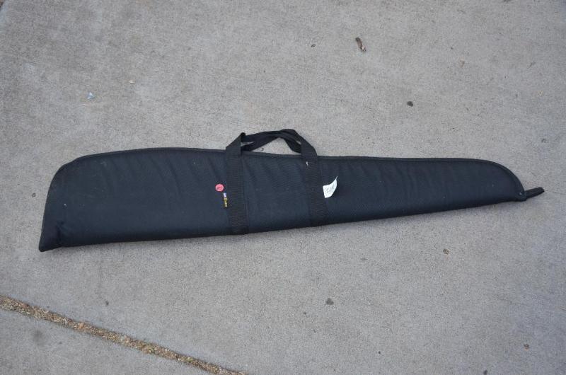 lot 127 image: Allen gun case...
