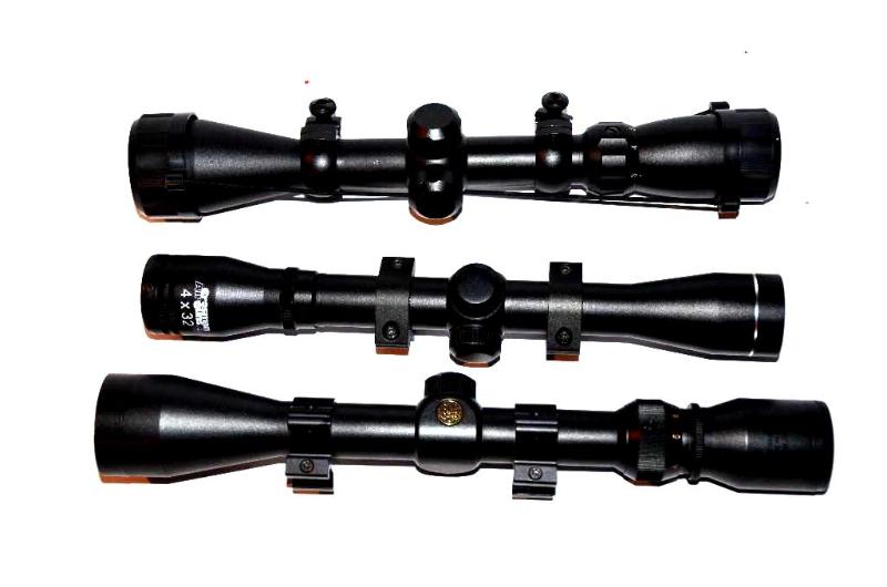 lot 129 image: Three rifle scopes - Pine Ridge 2x40D, Crossm...