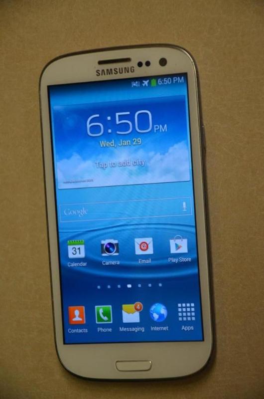 lot 25 image: SPRINT Samsung Galaxy S3 , 4GLTE, powers up, ...