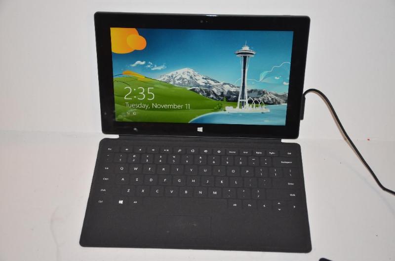 lot 48 image: Windows RT Slate Surface tablet computer with...