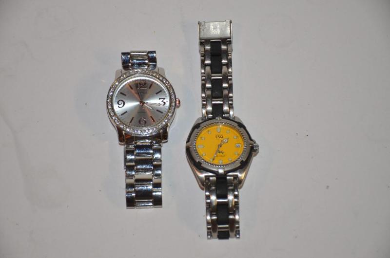 lot 68 image: ESQ silver & black watch Arden B silver w...