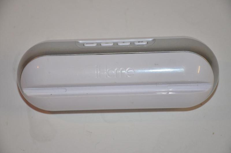 lot 7 image: iHome model iDM12 rechargeable bluetooh wirel...