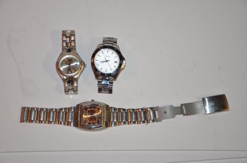 lot 72 image: Unlisted Kenneth Cole silver watch Milan silv...