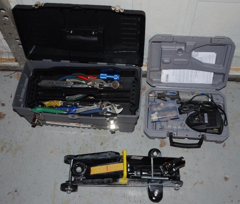 lot 99 image: Tools - Auto floor jack Stack On tool box wit...