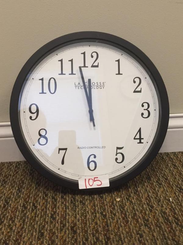 lot 105 image: La Crosse Technologies Wall Clock 15" di...