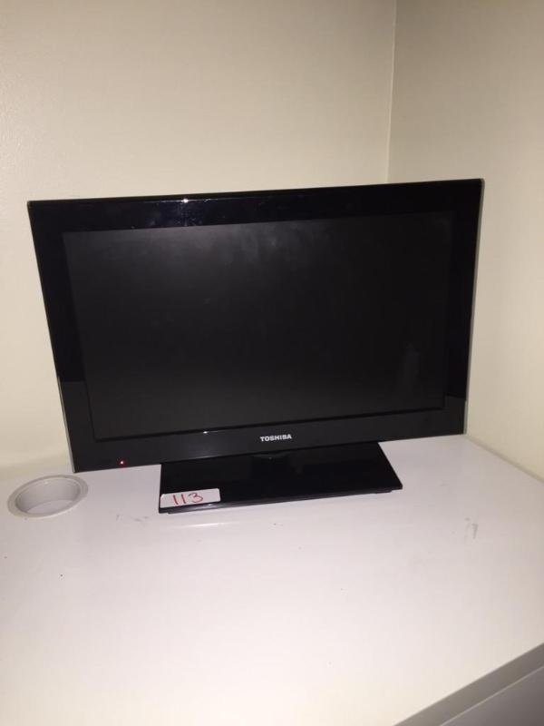 lot 113 image: Toshiba Monitor 19SlV411U...