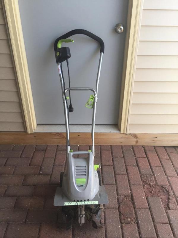 lot 129 image: Earth Wise tillercultivator model TC0001...