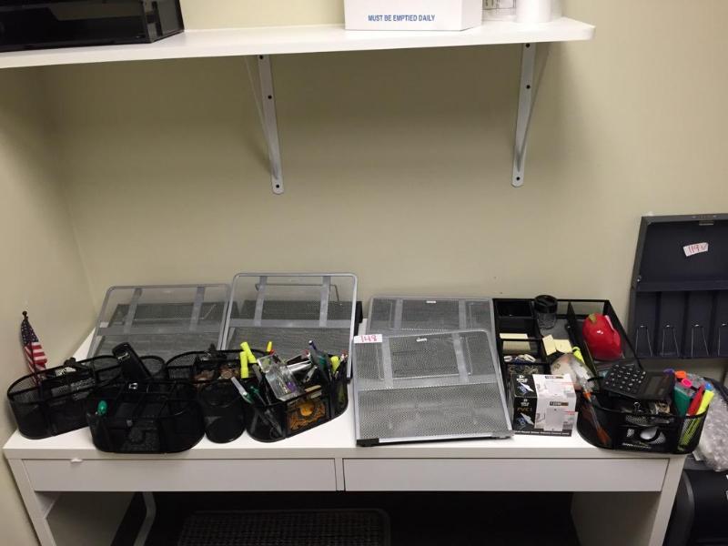 lot 148 image: Lot of office supplies 8 desk organizers st...