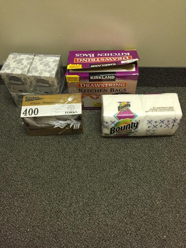 lot 164 image: Lot of misc household items...