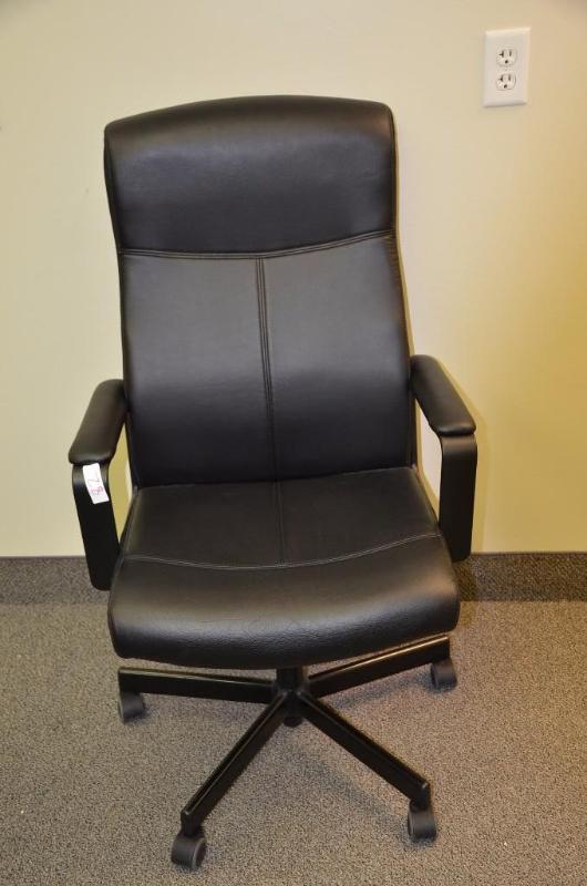lot 82 image: Black leather rolling desk chair...