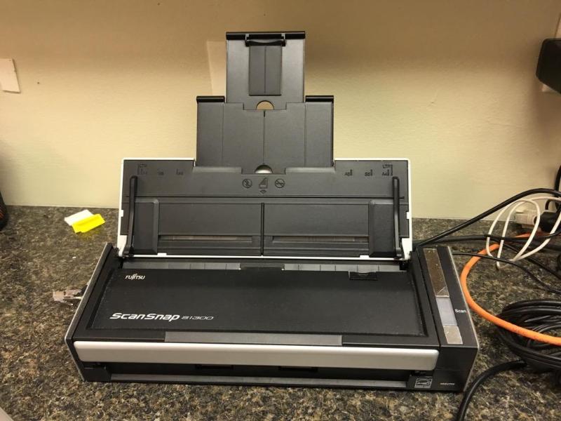 lot 84 image: Fujitsu Scan Snap S1300 color scanner...
