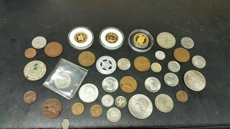 lot 126 image: Lot of vintage and antique coins 1795 gold c...