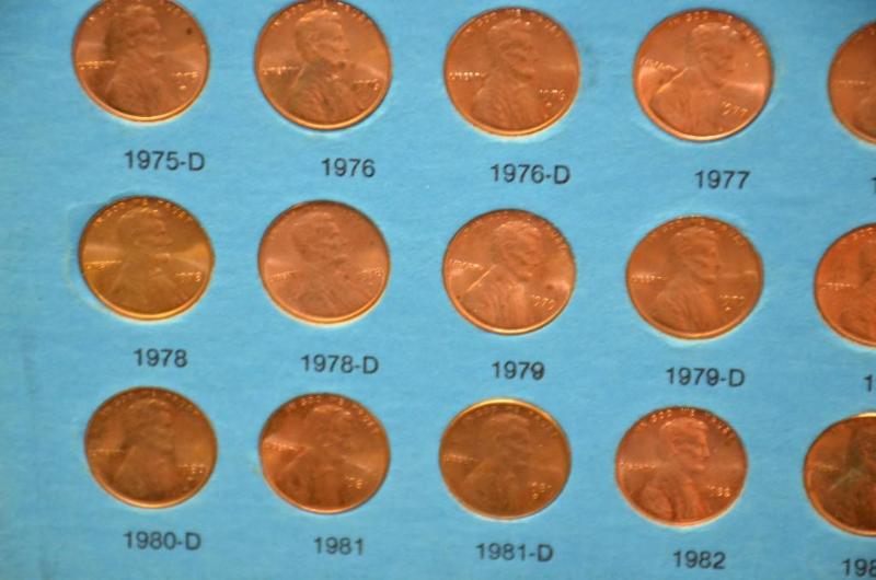 lot 130 image: Large group of collectible coins and coins bo...