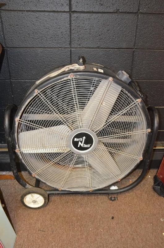 lot 139 image: North Tech 3 speed fan. Model HVD-30T....