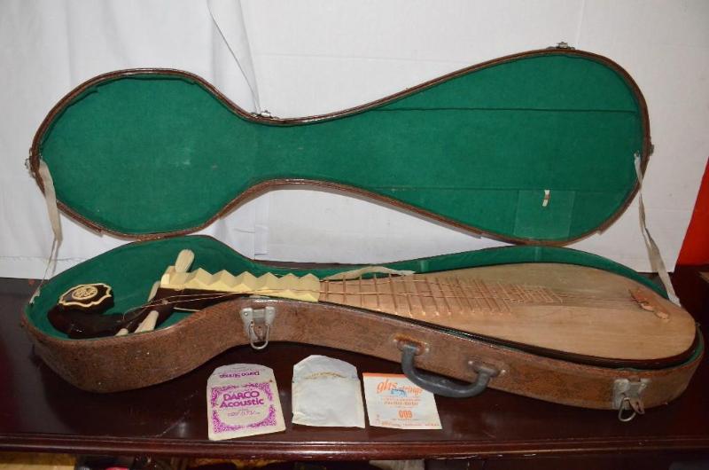 lot 146 image: AntiqueVintage Chinese Pipa instrument with ...