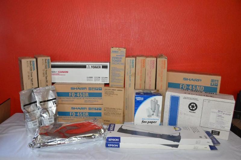 lot 16 image: Large lot of toner and drum cartridges  Savi...