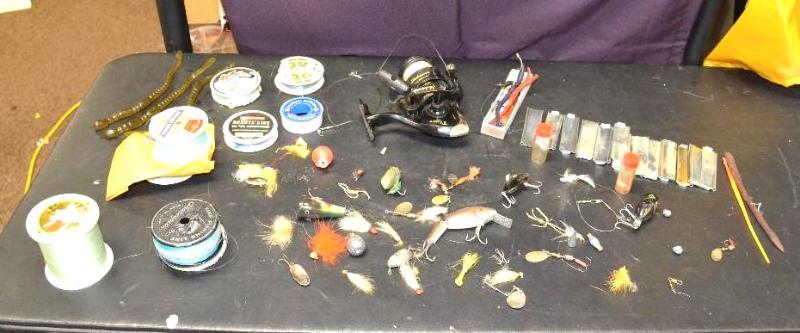 lot 19 image: Lot of fishing items including Shakespeare T...