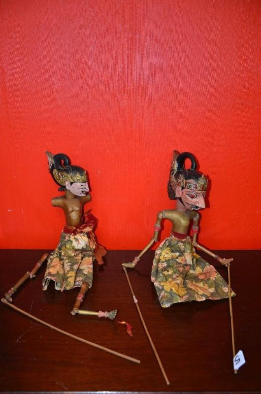 lot 51 image: Antique (1930-1940s)Hand Painted Marionettes...
