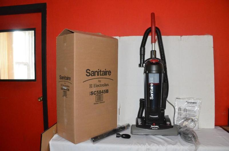 lot 65 image: Sanitaire by Electrolux SC5845B...