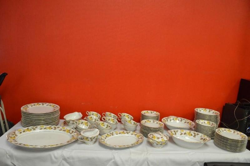 lot 81 image: Noritake China set  12 bowls ,12 dinner plat...